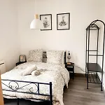 Au Centre-ville De *