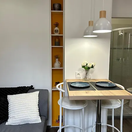 Au Centre-ville De *