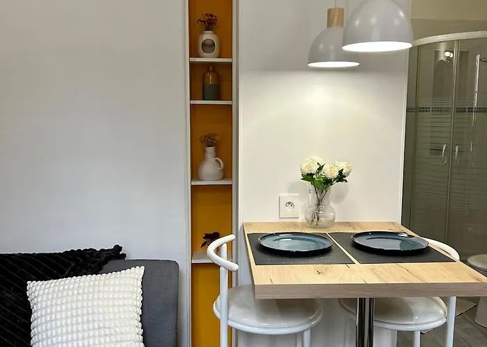 Au Centre-ville De *